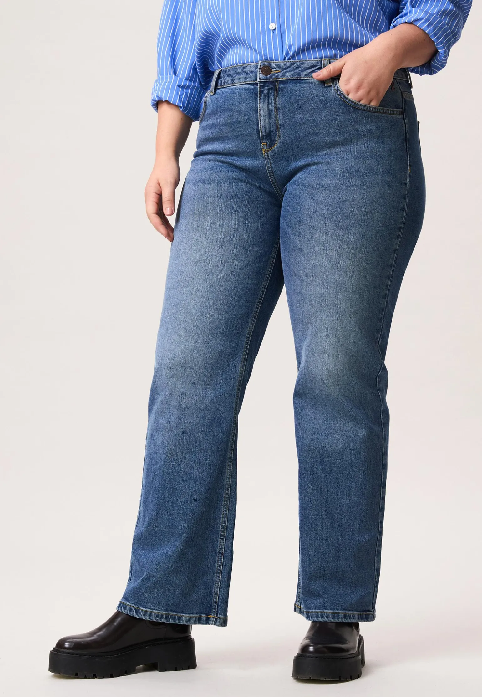 Clearance Miss Etam Jeans relaxed straight fit blauw 32" Medium denim
